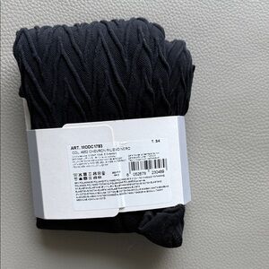 Calzedonia. Black Textured Tights. Size M/L. NEW